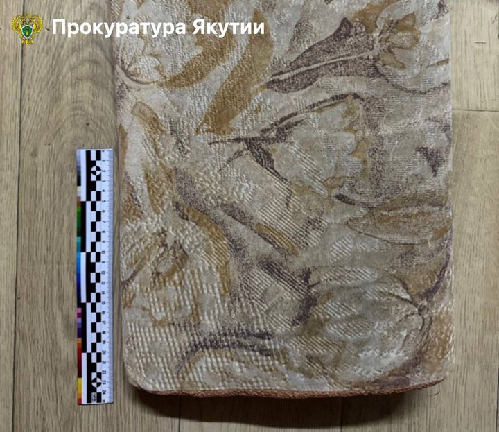 Морила голодом и закрывала лицо подушкой