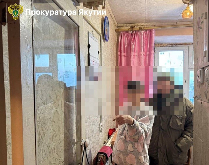 Морила голодом и закрывала лицо подушкой Морила голодом и закрывала лицо подушкой