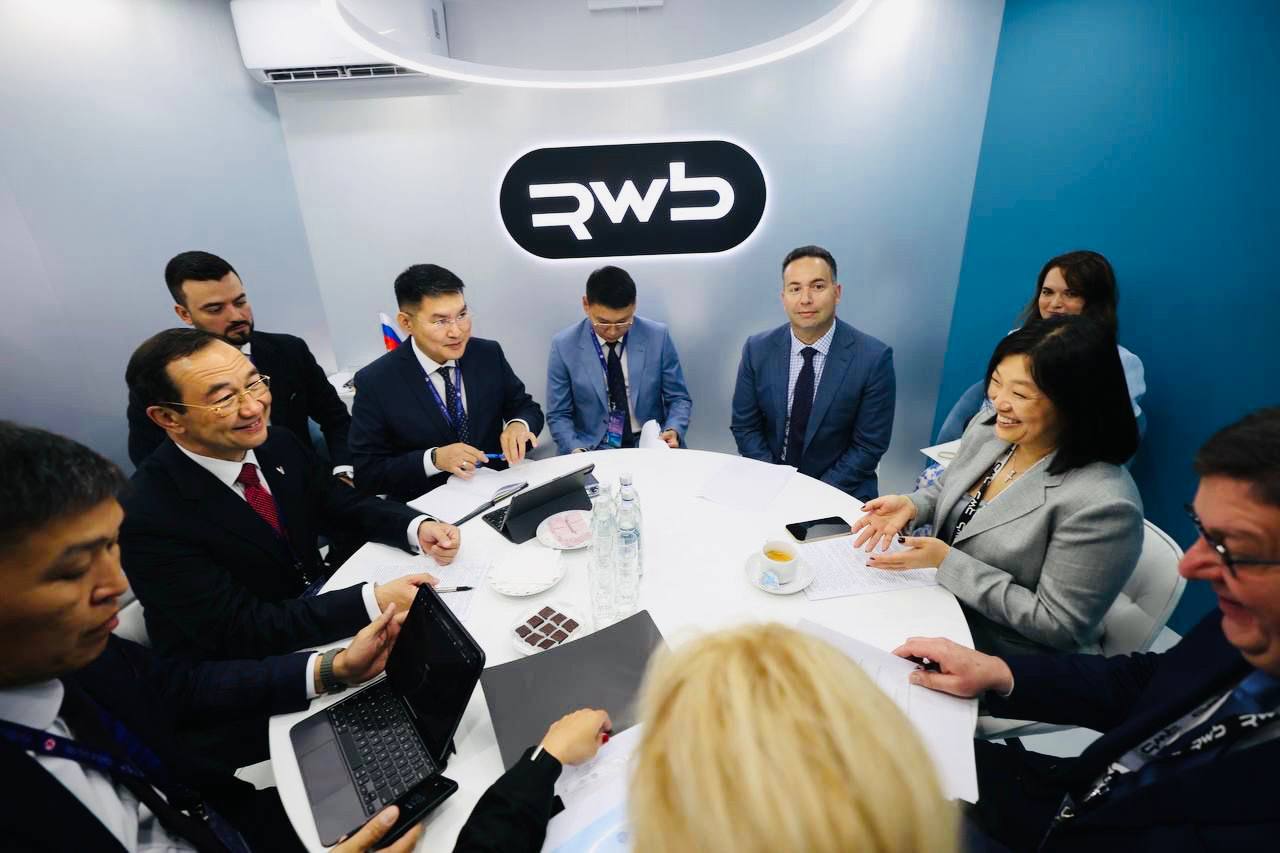 #КомандаМинэк поздравляет Главу Якутии Айсена Сергеевича Николаева с Днем рождения! #КомандаМинэк поздравляет Главу Якутии Айсена Сергеевича Николаева с Днем рождения!