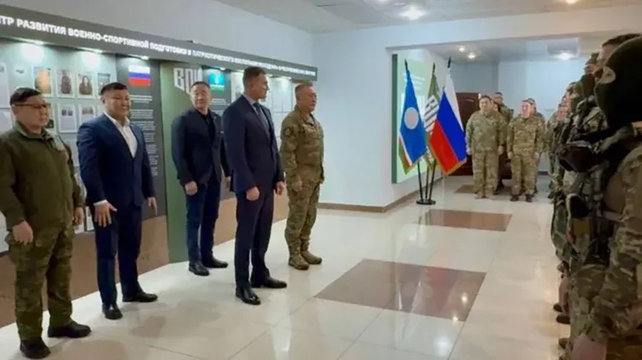 Инструкторы Центра "ВОИН" из Якутии отправились в зону спецоперации