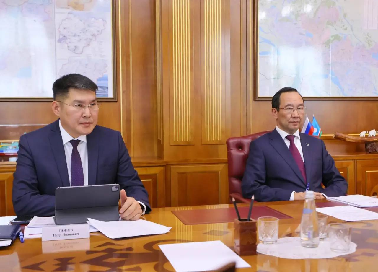 #КомандаМинэк поздравляет Главу Якутии Айсена Сергеевича Николаева с Днем рождения!