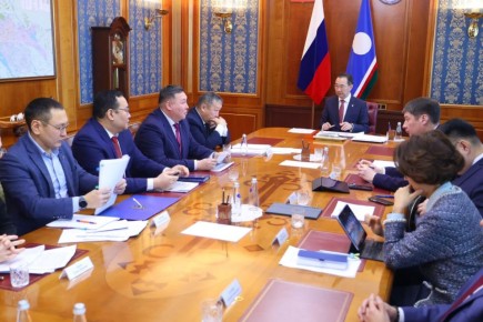 Итоги 2025 года и задачи на 2026-й: авиакомпания «Якутия» на совещании у Главы республики