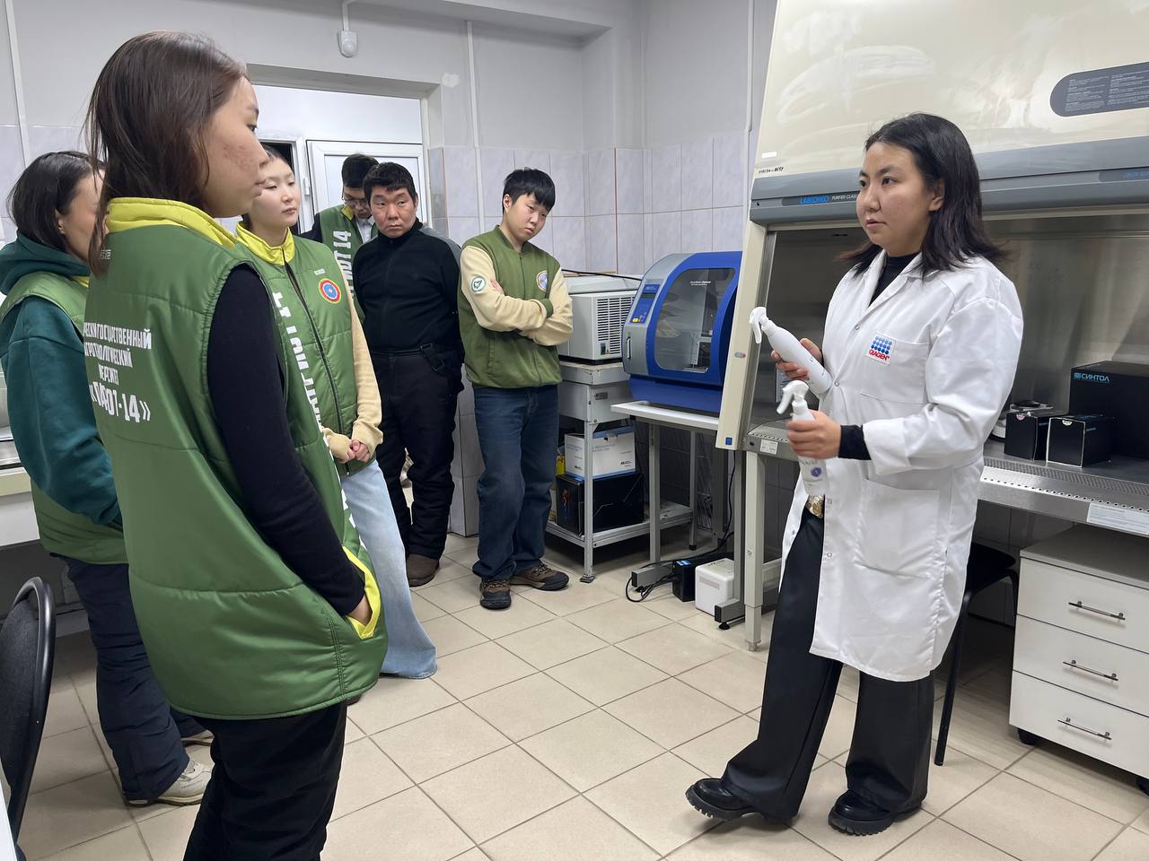 Эксперты-криминалисты полиции поделились тонкостями профессии со студенческим десантом, посетившим с экскурсией ЭКЦ МВД Якутии Эксперты-криминалисты полиции поделились тонкостями профессии со студенческим десантом, посетившим с экскурсией ЭКЦ МВД Якутии