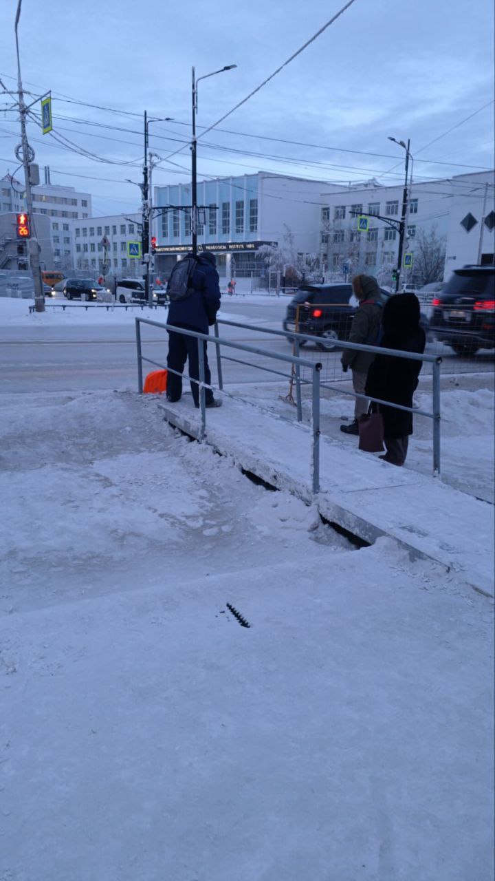 Ежедневно муниципальные дворники Губинского округа неустанно трудятся, обеспечивая качественную и своевременную расчистку снега Ежедневно муниципальные дворники Губинского округа неустанно трудятся, обеспечивая качественную и своевременную расчистку снега