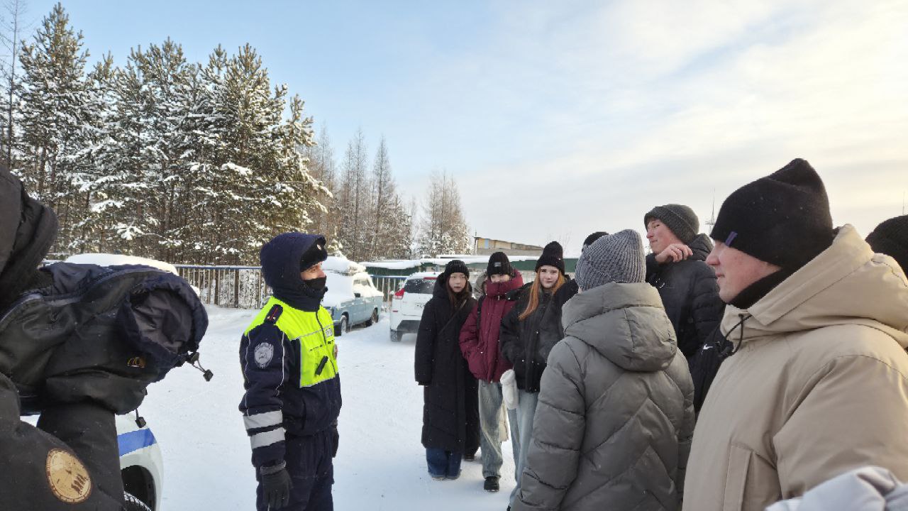 В преддверии молодёжного праздника Дня российского студента в ОМВД России по Нерюнгринскому району при участии членов Общественного совета при ОМВД традиционно прошла акция «Студенческий десант» В преддверии молодёжного праздника Дня российского студента в ОМВД России по Нерюнгринскому району при участии членов Общественного совета при ОМВД традиционно прошла акция «Студенческий десант»