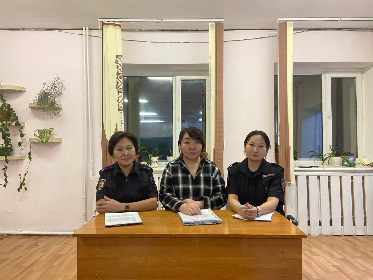 Полицейские и общественники провели профориентационную встречу со студентами Намского педколледжа Полицейские и общественники провели профориентационную встречу со студентами Намского педколледжа