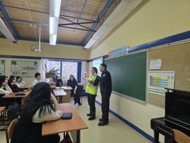 Дорога без опасности: Сотрудники Госавтоинспекции и дорожники провели урок безопасности для юных музыкантов Якутии