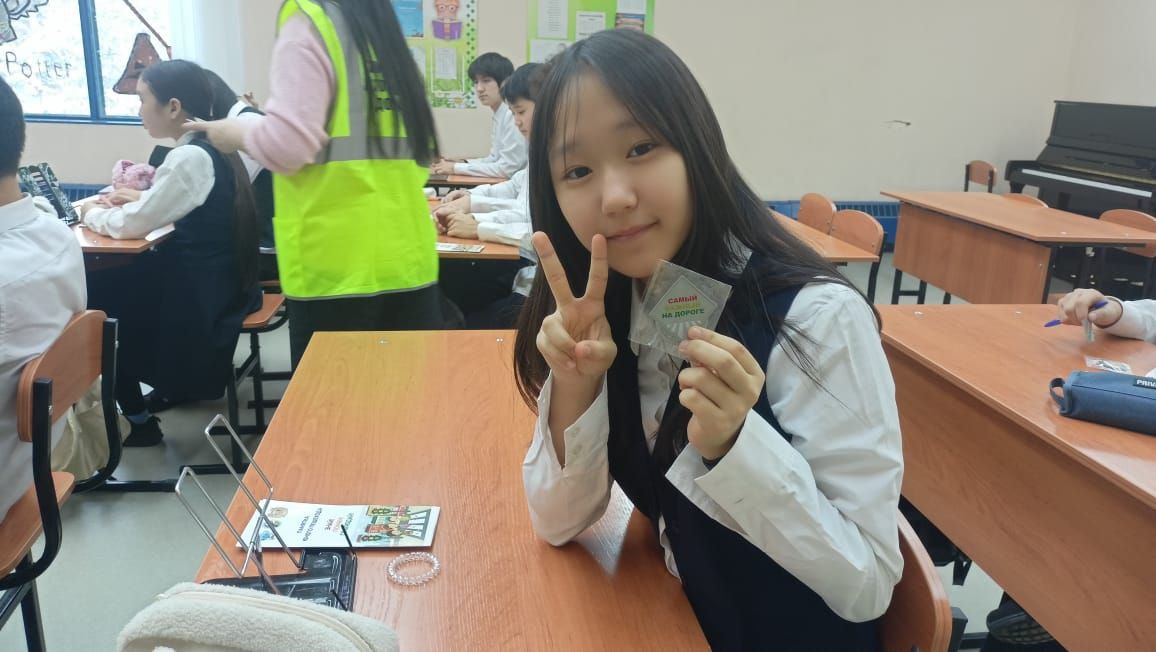 Дорога без опасности: Сотрудники Госавтоинспекции и дорожники провели урок безопасности для юных музыкантов Якутии Дорога без опасности: Сотрудники Госавтоинспекции и дорожники провели урок безопасности для юных музыкантов Якутии