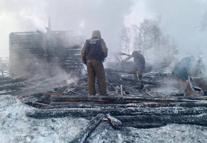 По факту гибели людей при пожаре в селе Нюрбачан возбуждено уголовное дело