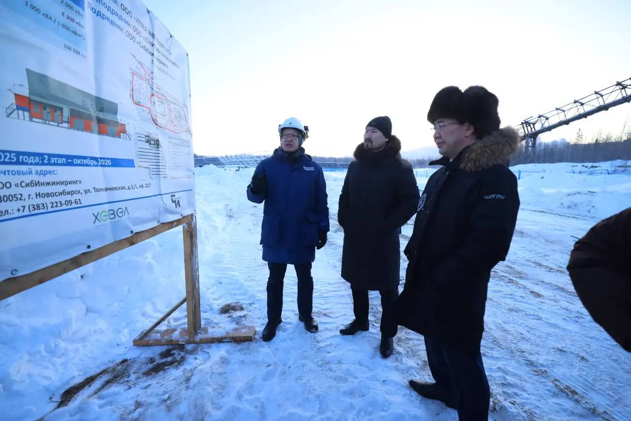 Айсен Николаев: В ходе рабочей поездки в Кобяйский район осмотрел ход строительства автоматизированного гибридного энергокомплекса в посёлке Сангар Айсен Николаев: В ходе рабочей поездки в Кобяйский район осмотрел ход строительства автоматизированного гибридного энергокомплекса в посёлке Сангар