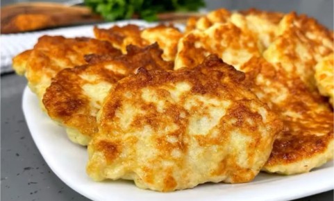 Куриные оладушки с сыром: идеальное блюдо для быстрого завтрака