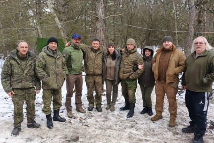 Нерюнгринский район передал участникам СВО генераторы, печки и медикаменты