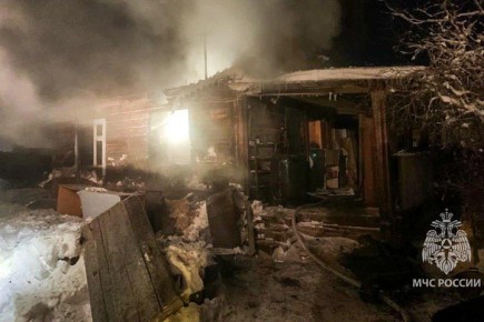 Пожарные спасли дом от огня