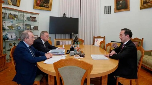 Глава Якутии Айсен Николаев встретился с президентом РАН академиком Геннадием Красниковым
