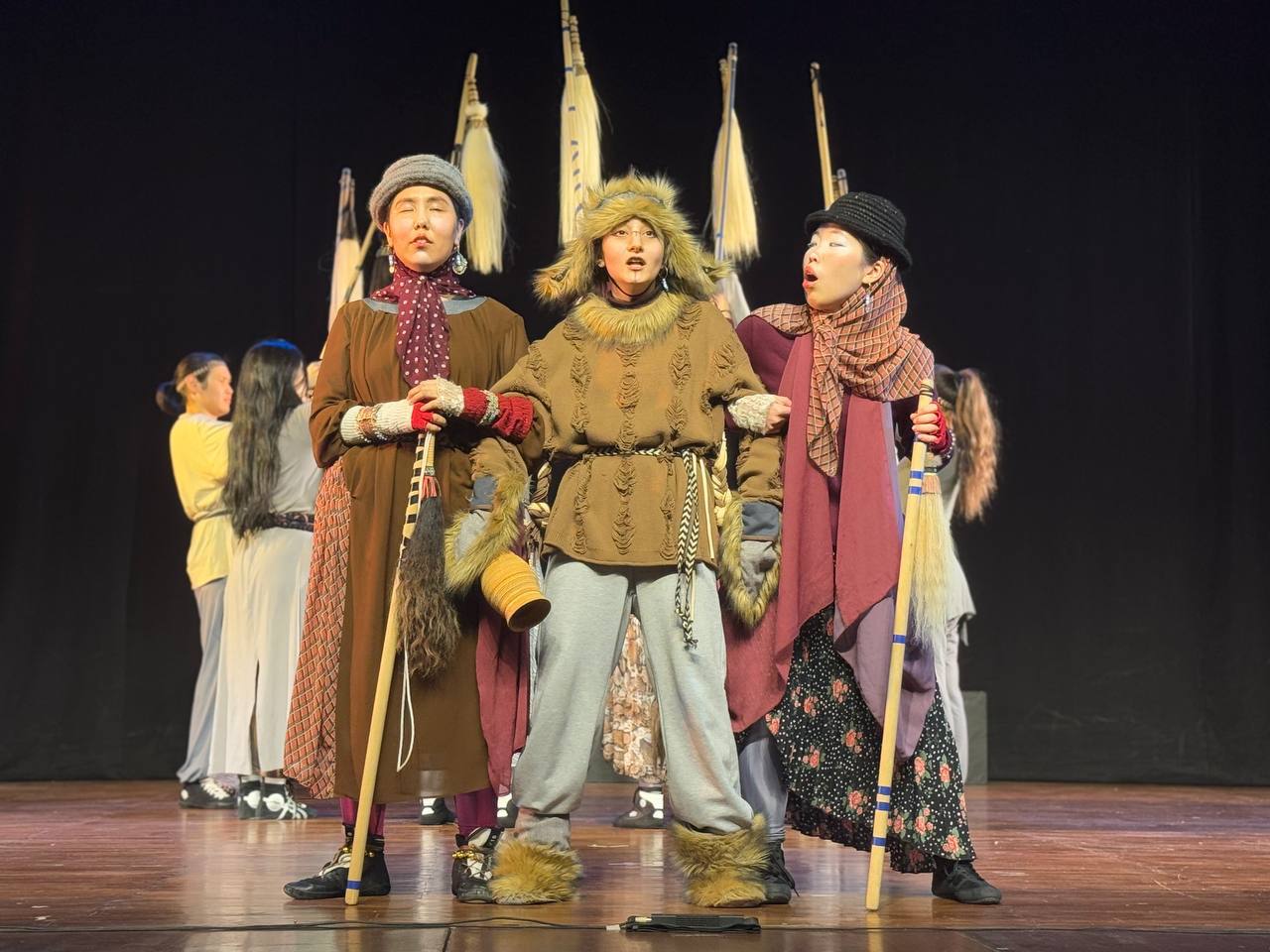 12 февраля в рамках ХХV международного театрального фестиваля "Бхарат Ранг Махотсав" ("Bharat Rang Mahotsav") в Нью-Дели состоялся показ спектакля Арктического государственного института культуры и искусства «Лики Олонхо»... 12 февраля в рамках ХХV международного театрального фестиваля "Бхарат Ранг Махотсав" ("Bharat Rang Mahotsav") в Нью-Дели состоялся показ спектакля Арктического государственного института культуры и искусства «Лики Олонхо»...