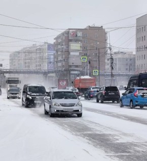 СКОЛЬЗКО !. Будьте осторожны на дорогах !