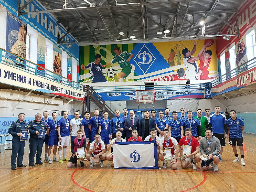МЧС Якутии оказалось сильнее всех в футзале среди силовиков МЧС Якутии оказалось сильнее всех в футзале среди силовиков