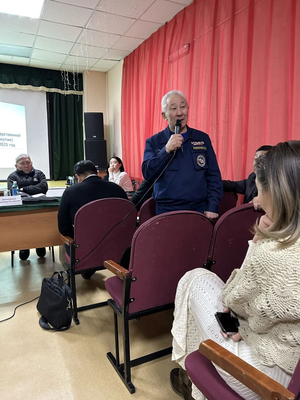 Отчет правительства в Нюрбинском районе продолжаются Отчет правительства в Нюрбинском районе продолжаются