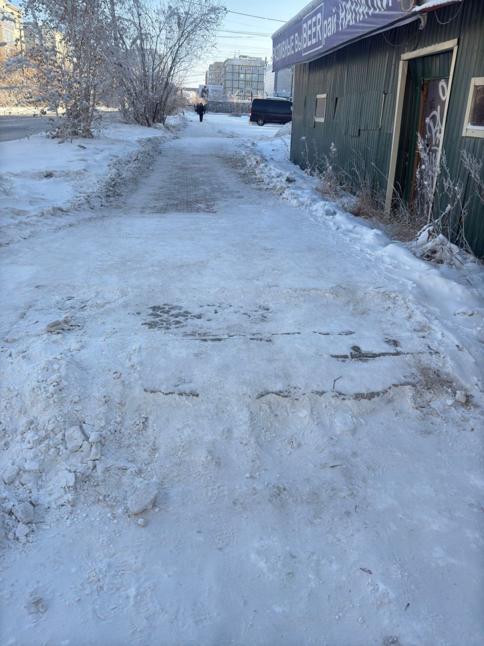 Опасный спуск, на котором покалечилась женщина, почистили