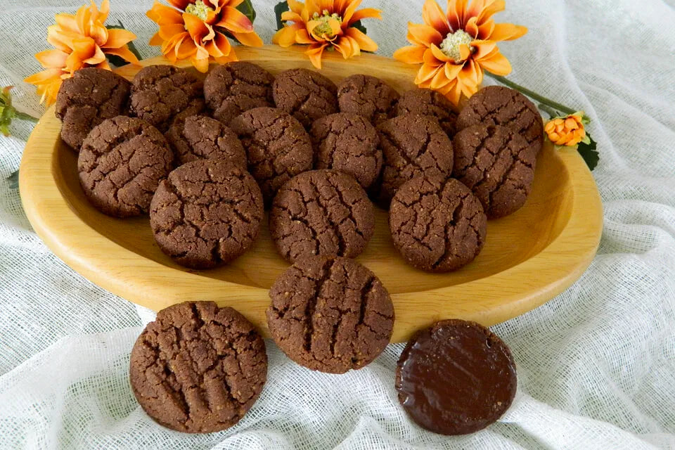 Шоколадное печенье с корицей: идеальный десерт для выходного