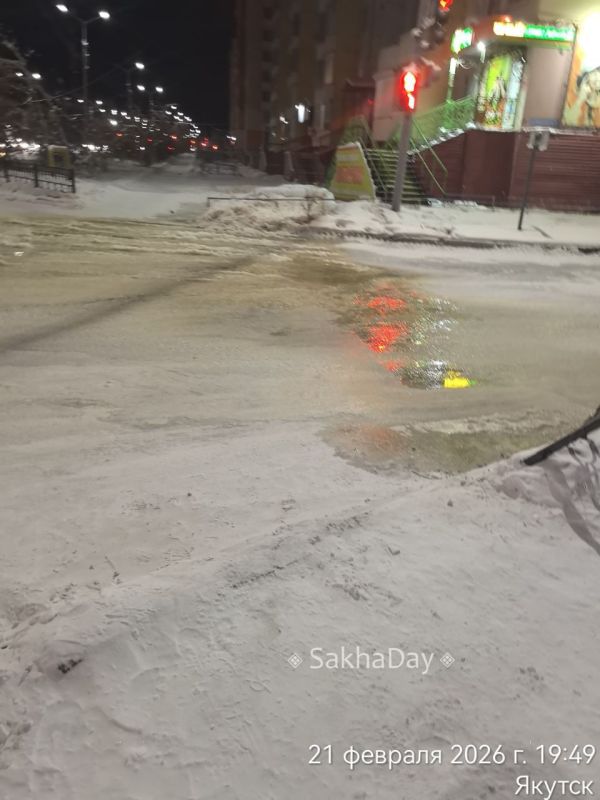 Между домами Петровского 32 и 34 опять потоп