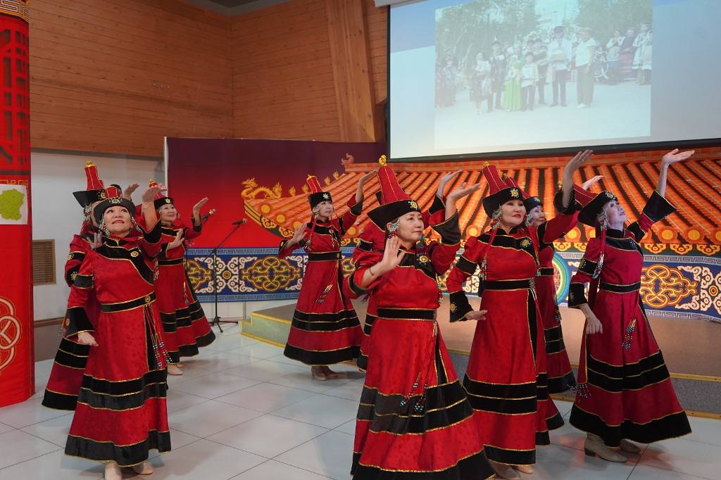 21 февраля в Доме дружбы народов имени А.Е. Кулаковского царила особая атмосфера — здесь тувинцы Якутии встретили Шагаа, тувинский Новый год 21 февраля в Доме дружбы народов имени А.Е. Кулаковского царила особая атмосфера — здесь тувинцы Якутии встретили Шагаа, тувинский Новый год