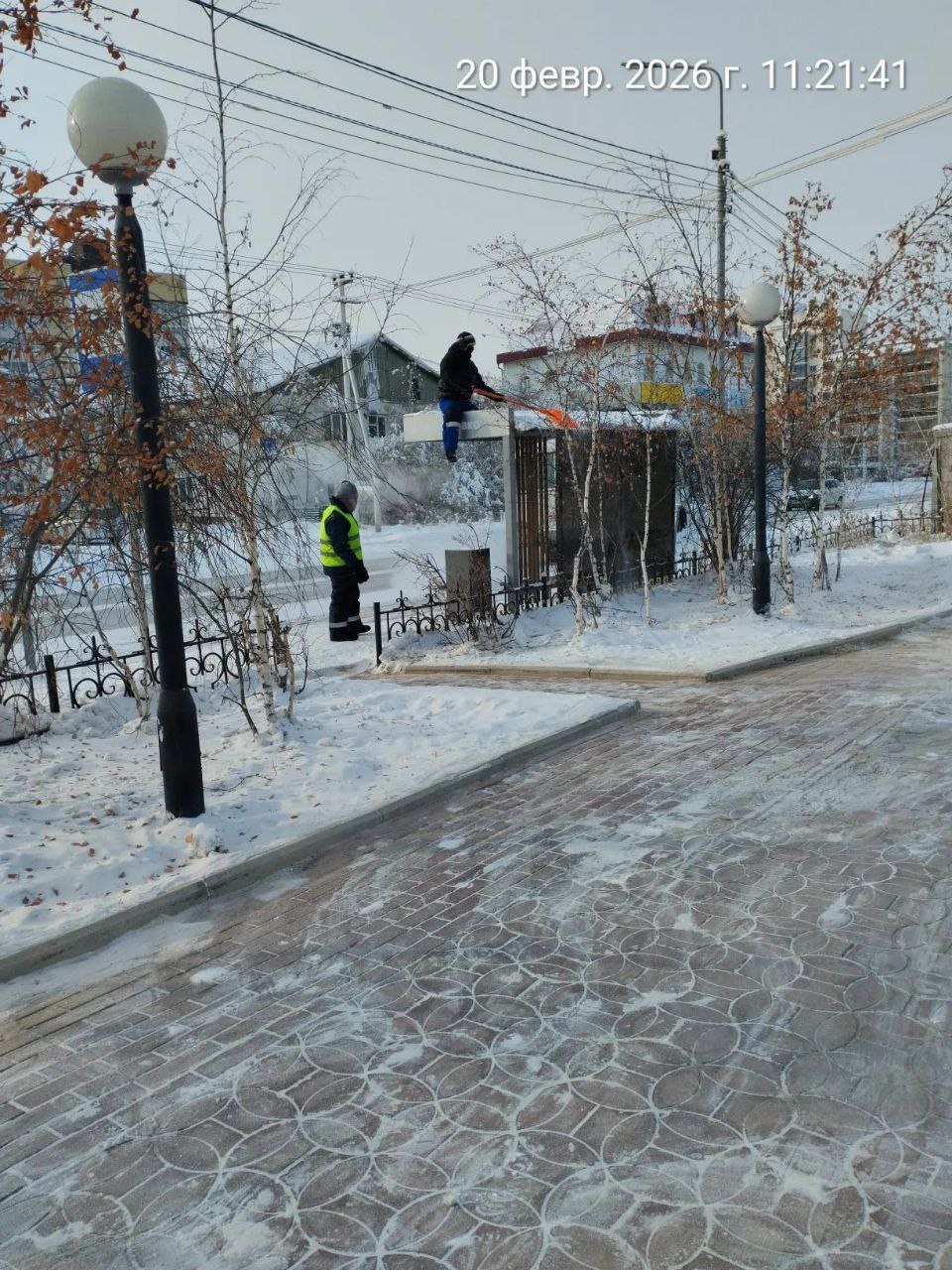 Наши дворники продолжают работу по уборке общественных пространств Сайсарского округа Наши дворники продолжают работу по уборке общественных пространств Сайсарского округа