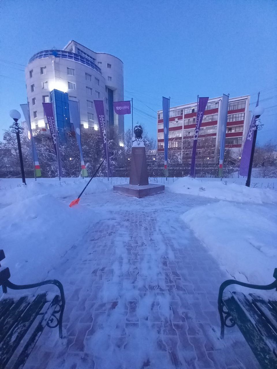 С добрым утром! Пусть день начнется с улыбки и радости, ведь наши заботливые дворники уже трудятся, расчищая снежные просторы, создавая уют и порядок вокруг С добрым утром! Пусть день начнется с улыбки и радости, ведь наши заботливые дворники уже трудятся, расчищая снежные просторы, создавая уют и порядок вокруг