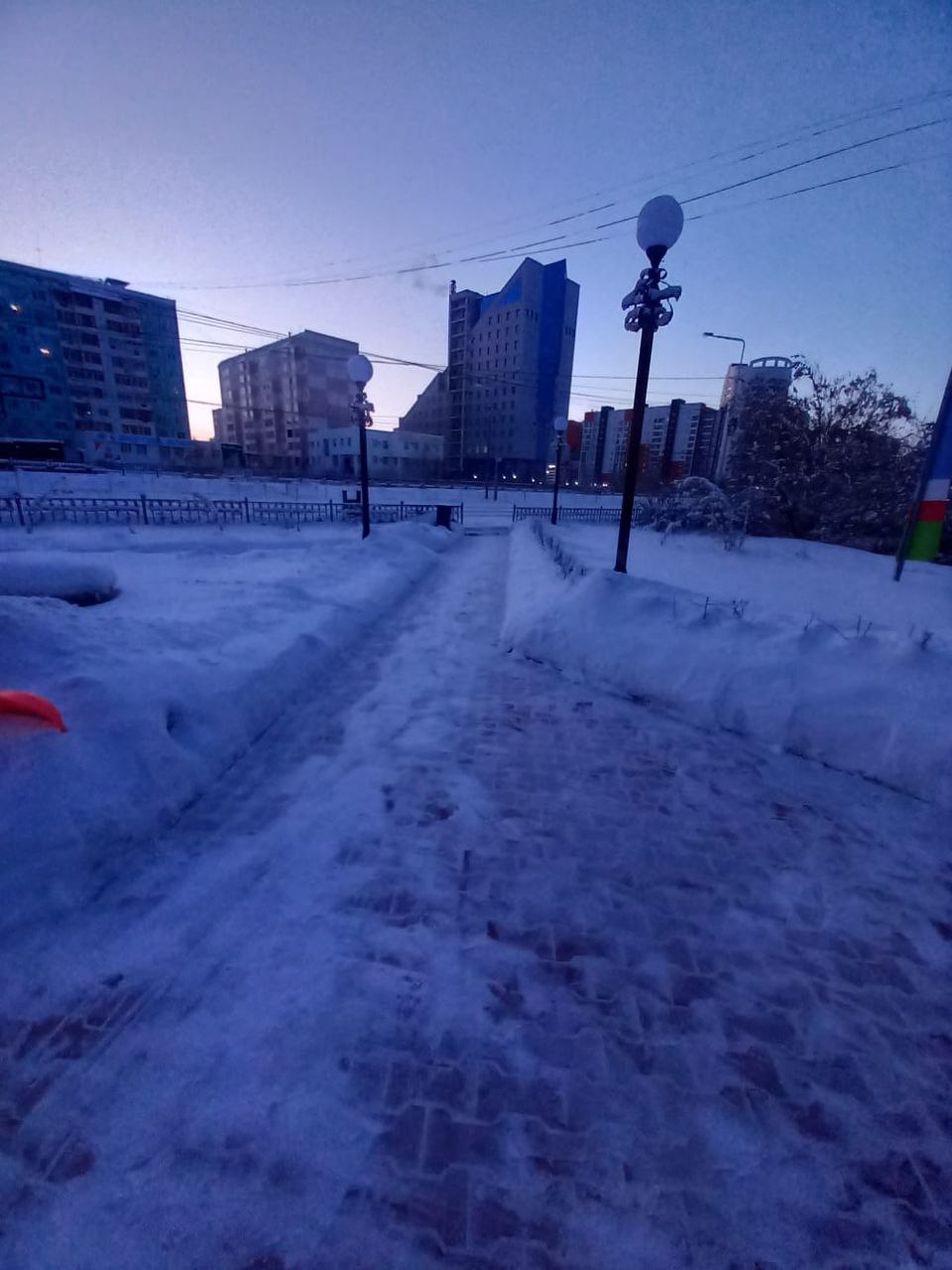 С добрым утром! Пусть день начнется с улыбки и радости, ведь наши заботливые дворники уже трудятся, расчищая снежные просторы, создавая уют и порядок вокруг С добрым утром! Пусть день начнется с улыбки и радости, ведь наши заботливые дворники уже трудятся, расчищая снежные просторы, создавая уют и порядок вокруг