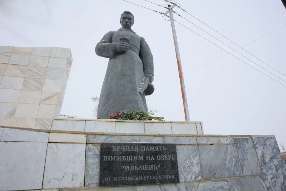 В Якутске почтили память воинов-якутян, павших на озере Ильмень
