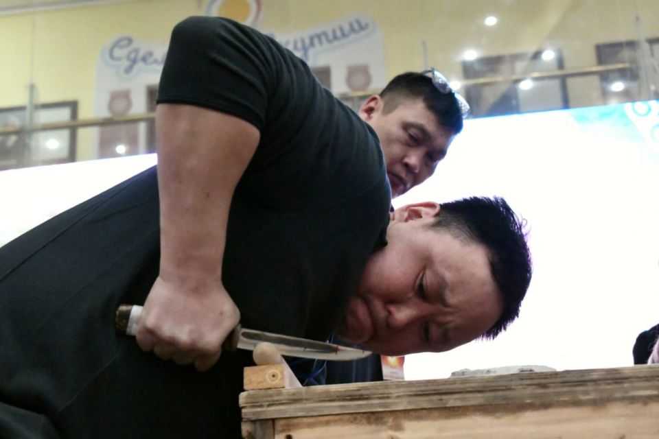 В Якутске подвели итоги юбилейной выставки кузнецов «Дархан Уус»