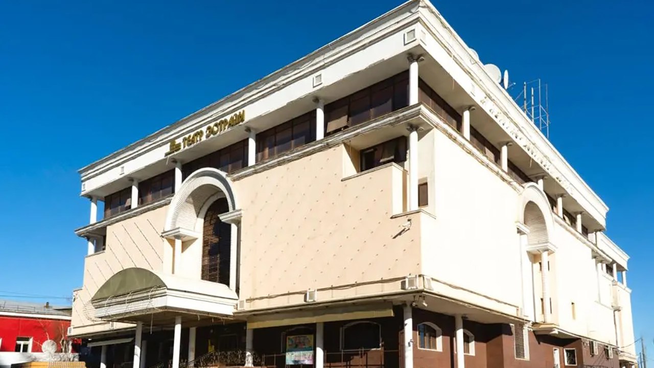 23 февраля в честь Дня защитника Отечества в Государственном театре эстрады имени Ю. Платонова в 16.00 состоится концерт "ИННИБИТ ХОТУ!"