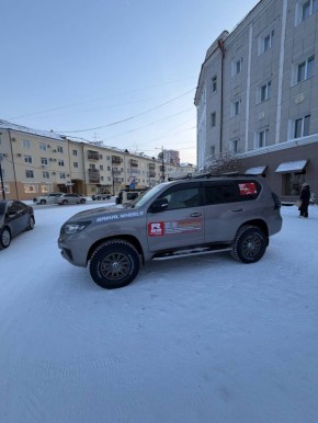 В Якутске заметили машину путешественников