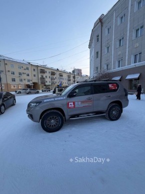 В Якутске заметили машину путешественников