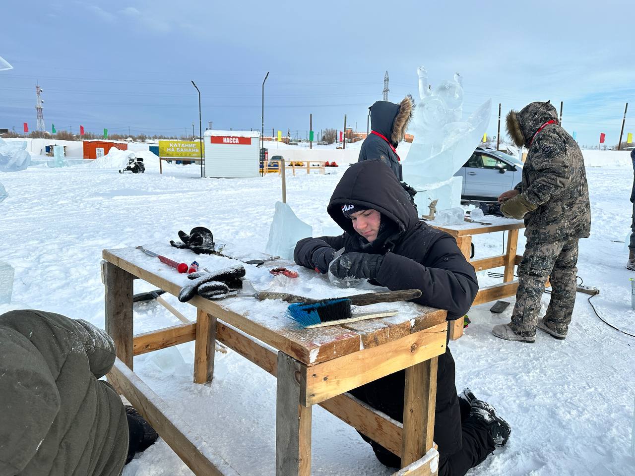 В Якутске стартовал I Международный детский конкурс по ледовым и снежным скульптурам «Мы – дети Севера» В Якутске стартовал I Международный детский конкурс по ледовым и снежным скульптурам «Мы – дети Севера»