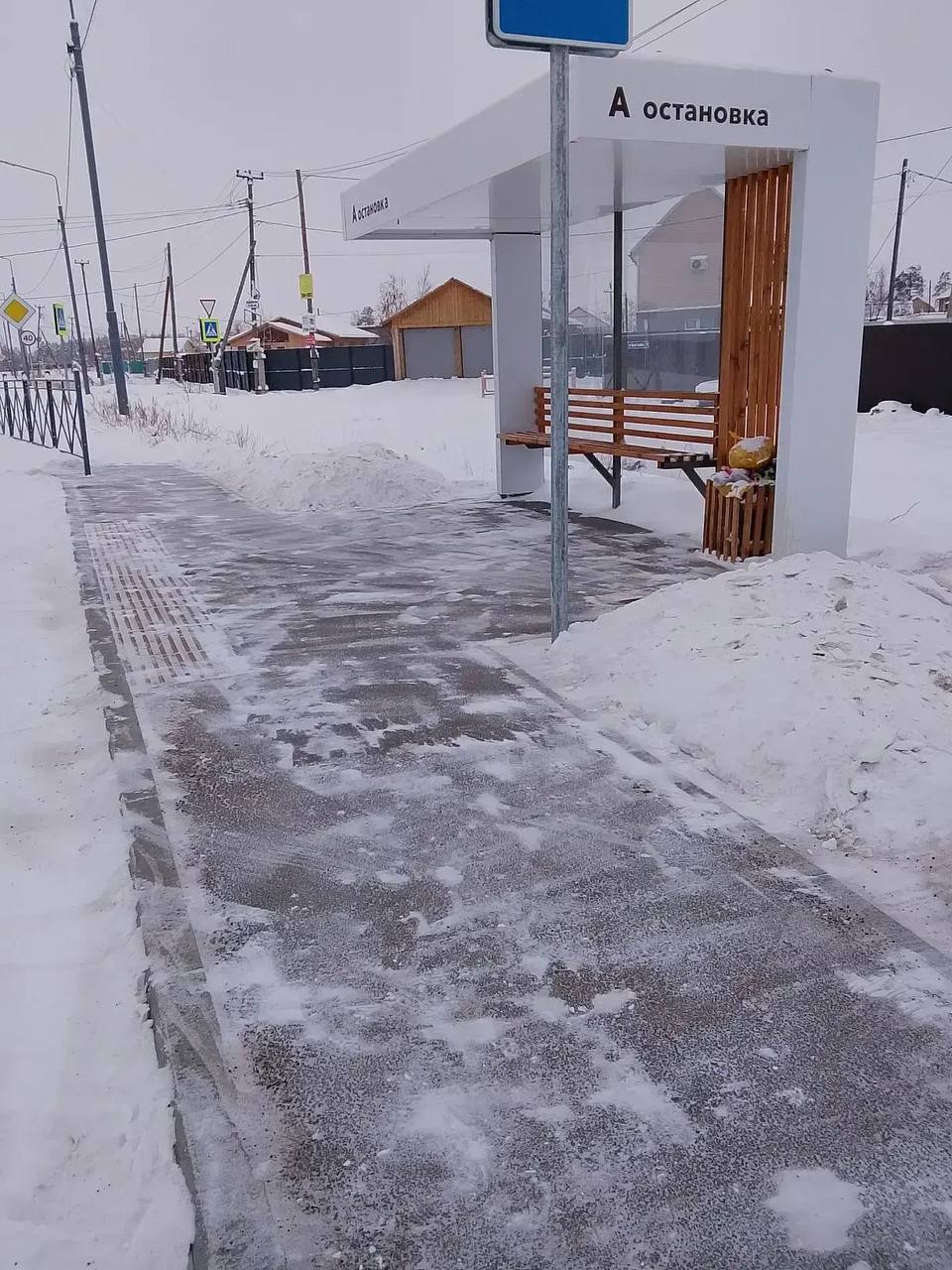 В Якутске чистят улицы после обильного снегопада В Якутске чистят улицы после обильного снегопада