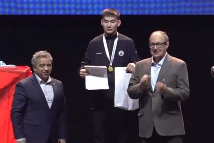 Первый в истории республики