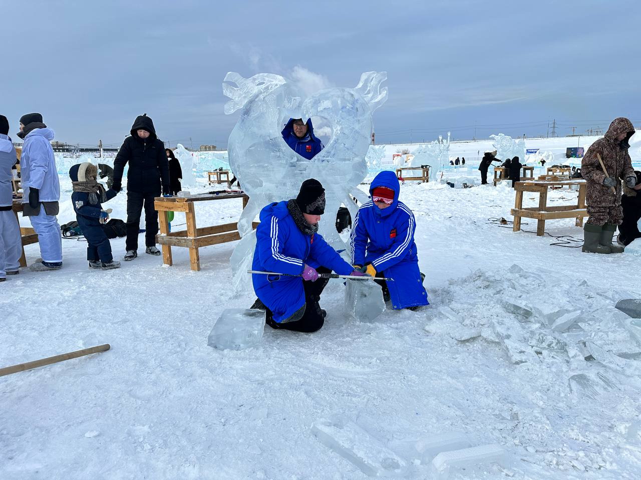 В Якутске стартовал I Международный детский конкурс по ледовым и снежным скульптурам «Мы – дети Севера» В Якутске стартовал I Международный детский конкурс по ледовым и снежным скульптурам «Мы – дети Севера»