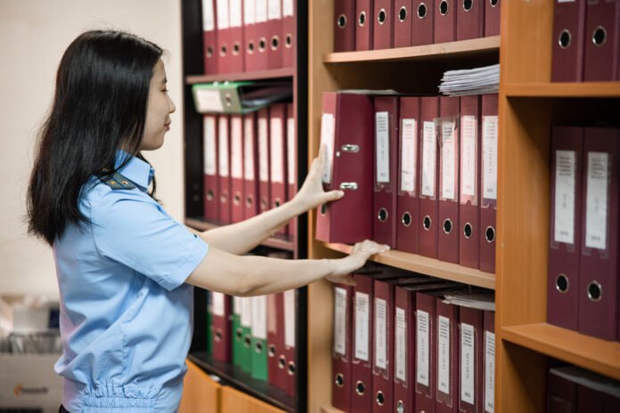 Приставы взыскали со стройфирмы в Якутске долг в 14,5 миллиона рублей