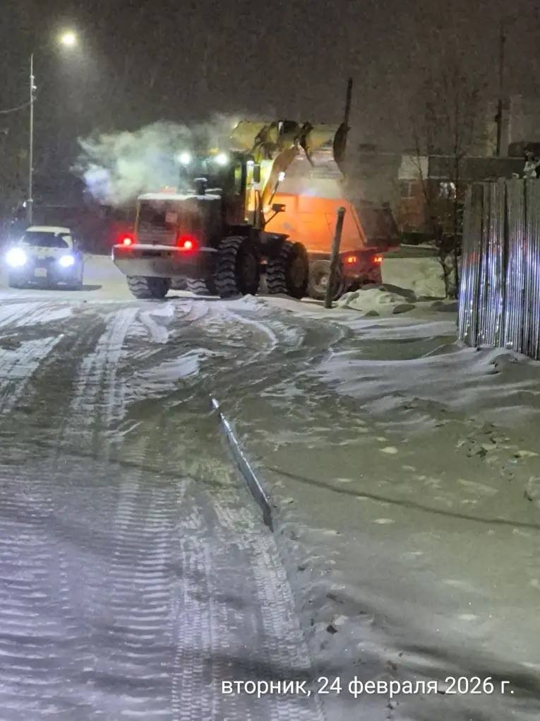Кадры работ по очистке, подготовке и вывозу снега с ул. Речников Кадры работ по очистке, подготовке и вывозу снега с ул. Речников