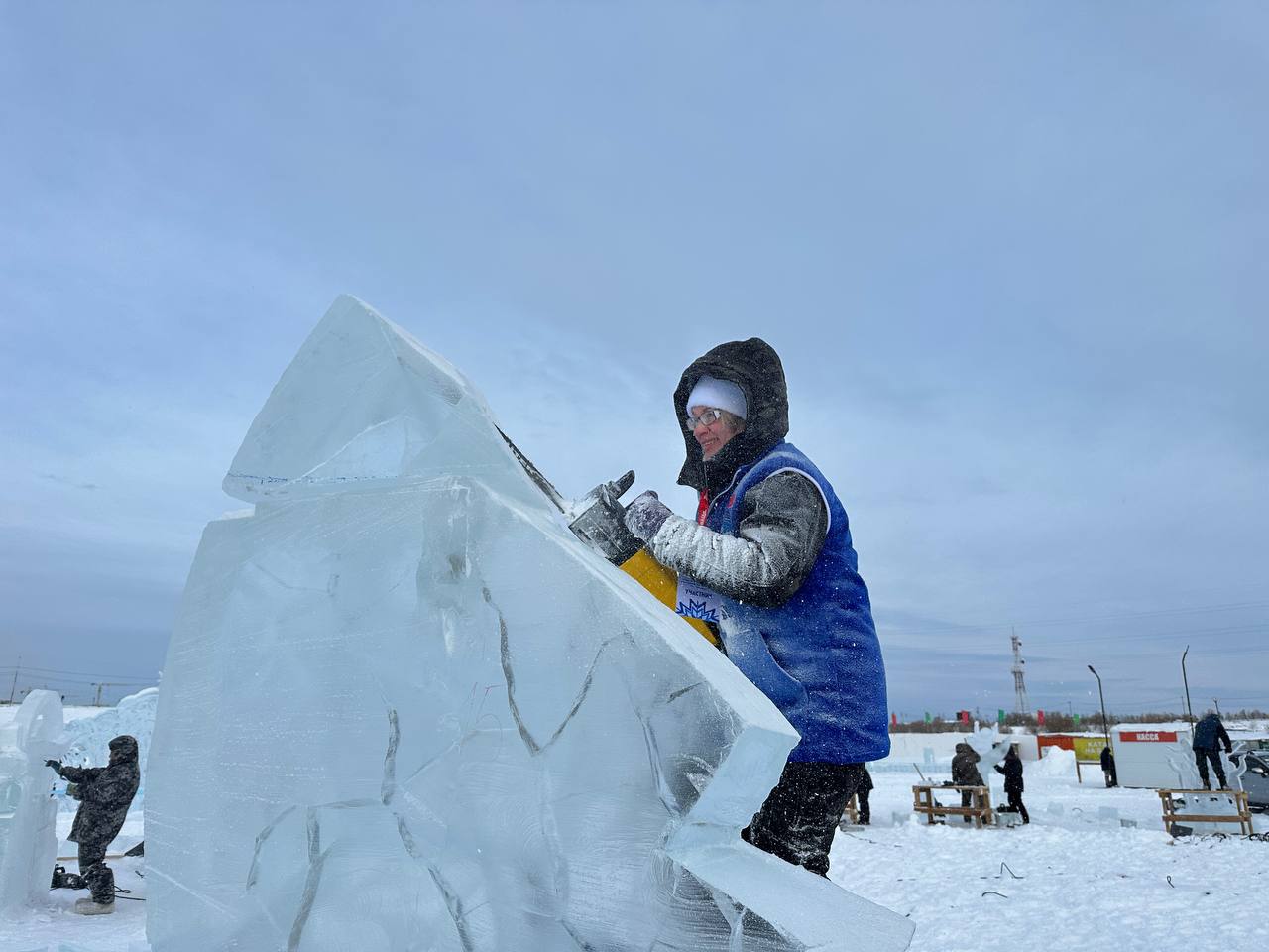 В Якутске стартовал I Международный детский конкурс по ледовым и снежным скульптурам «Мы – дети Севера» В Якутске стартовал I Международный детский конкурс по ледовым и снежным скульптурам «Мы – дети Севера»