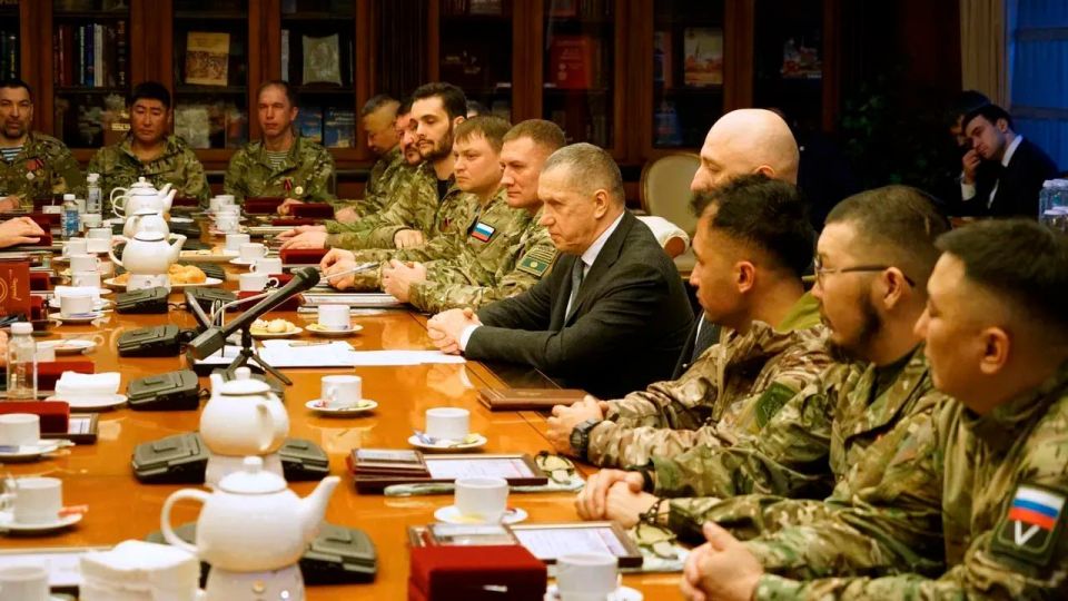 Госслужащий-боец СВО из Якутии принял участие во встрече с Юрием Трутневым