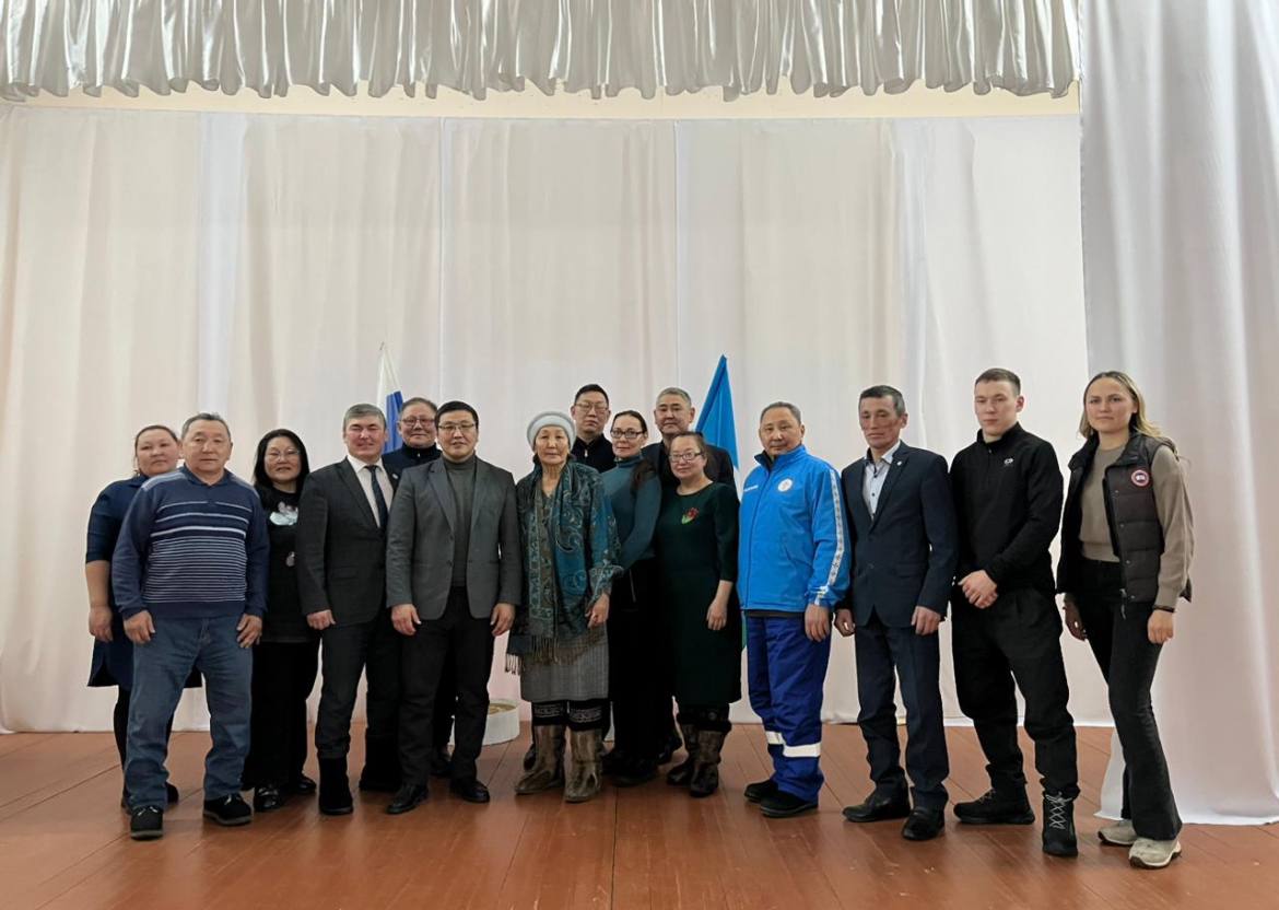 Отчеты Правительства Якутии проходят в Хангаласском улусе под руководством Леонида Спиридонова Отчеты Правительства Якутии проходят в Хангаласском улусе под руководством Леонида Спиридонова