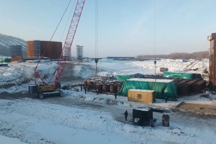В Якутии начали монтаж коффердама главного пилона Ленского моста
