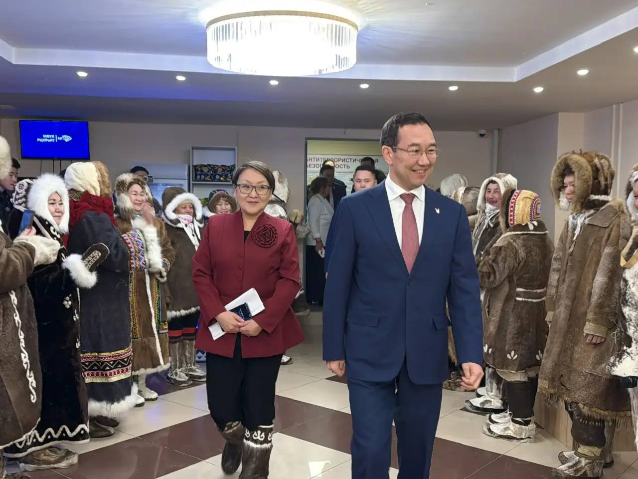 Айсен Николаев: В Саскылахе принял участие в торжественном собрании, посвященном 95-летию Анабарского улуса Айсен Николаев: В Саскылахе принял участие в торжественном собрании, посвященном 95-летию Анабарского улуса