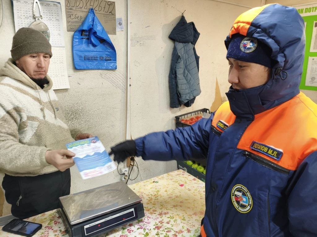 Спасатели проводят профилактические рейды в районах Спасатели проводят профилактические рейды в районах