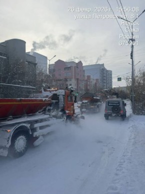 Кадры работ по срезке осевой ул. Орджоникидзе, ул. Петровского