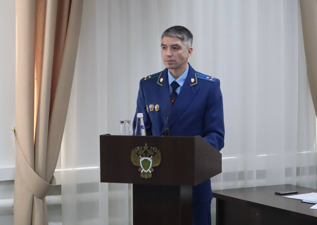 Под председательством прокурора республики Сергея Дябкина обсуждены вопросы прекращения уголовных дел по нереабилитирующим основаниям Под председательством прокурора республики Сергея Дябкина обсуждены вопросы прекращения уголовных дел по нереабилитирующим основаниям