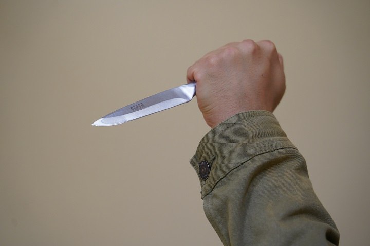 Ссора в пивном баре закончилась поножовщиной и госпитализацией в Якутске