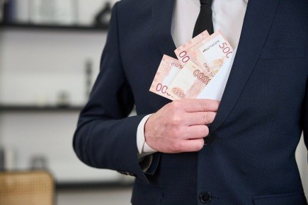 Пришел взять в долг. В Алданском районе полицейские задержали местного жителя, подозреваемого в крупной краже у своего приятеля